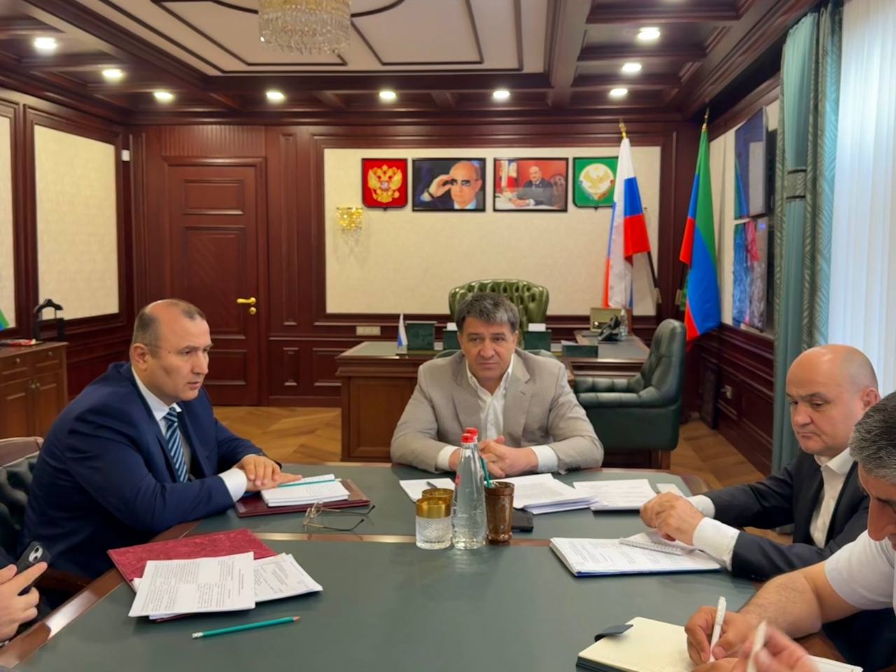 Министр транспорта Дагестана поручил подчиненным усилить работу с обращениями граждан