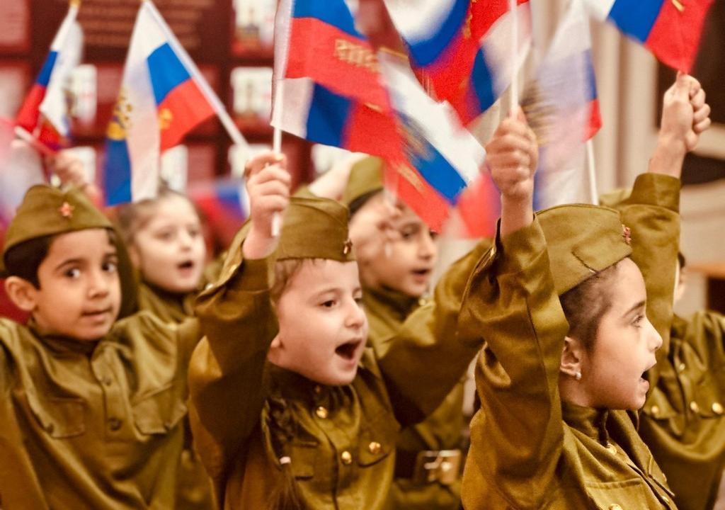 Единороссы Дербента организовали исторический час в Музее боевой славы