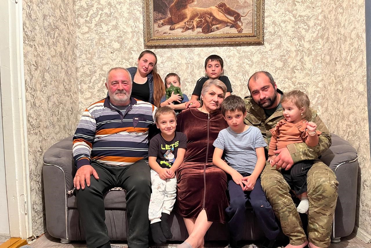 Многодетная семья из Дагестана поборется за звание «Семья года» в Москве