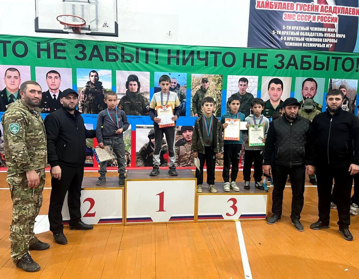 Турнир по вольной борьбе, посвящённый участникам СВО, прошел в Бежтинском участке