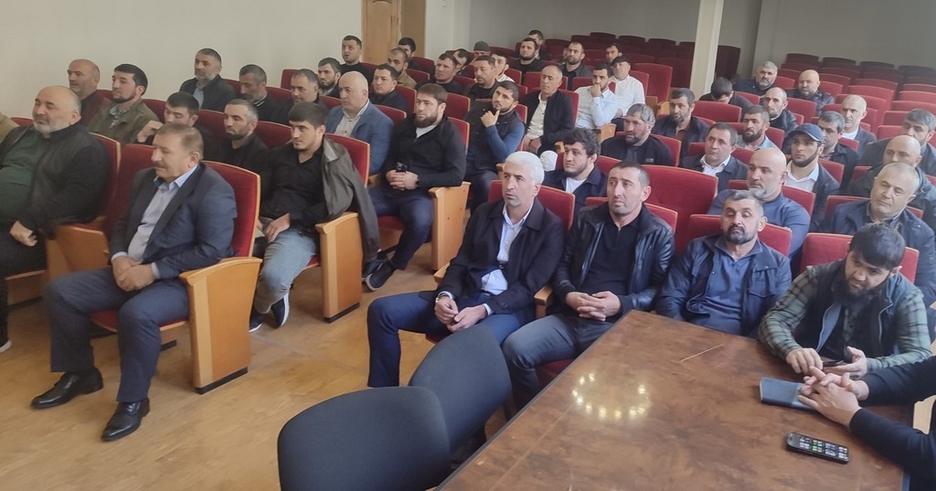 В Тляратинском районе обсудили вопросы безопасности, контрактной службы и осеннего призыва