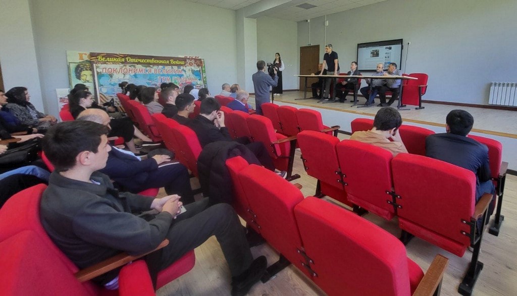 В Сулейман-Стальском районе прошла IV Межрайонная олимпиада по физике имени Заура Алисултанова