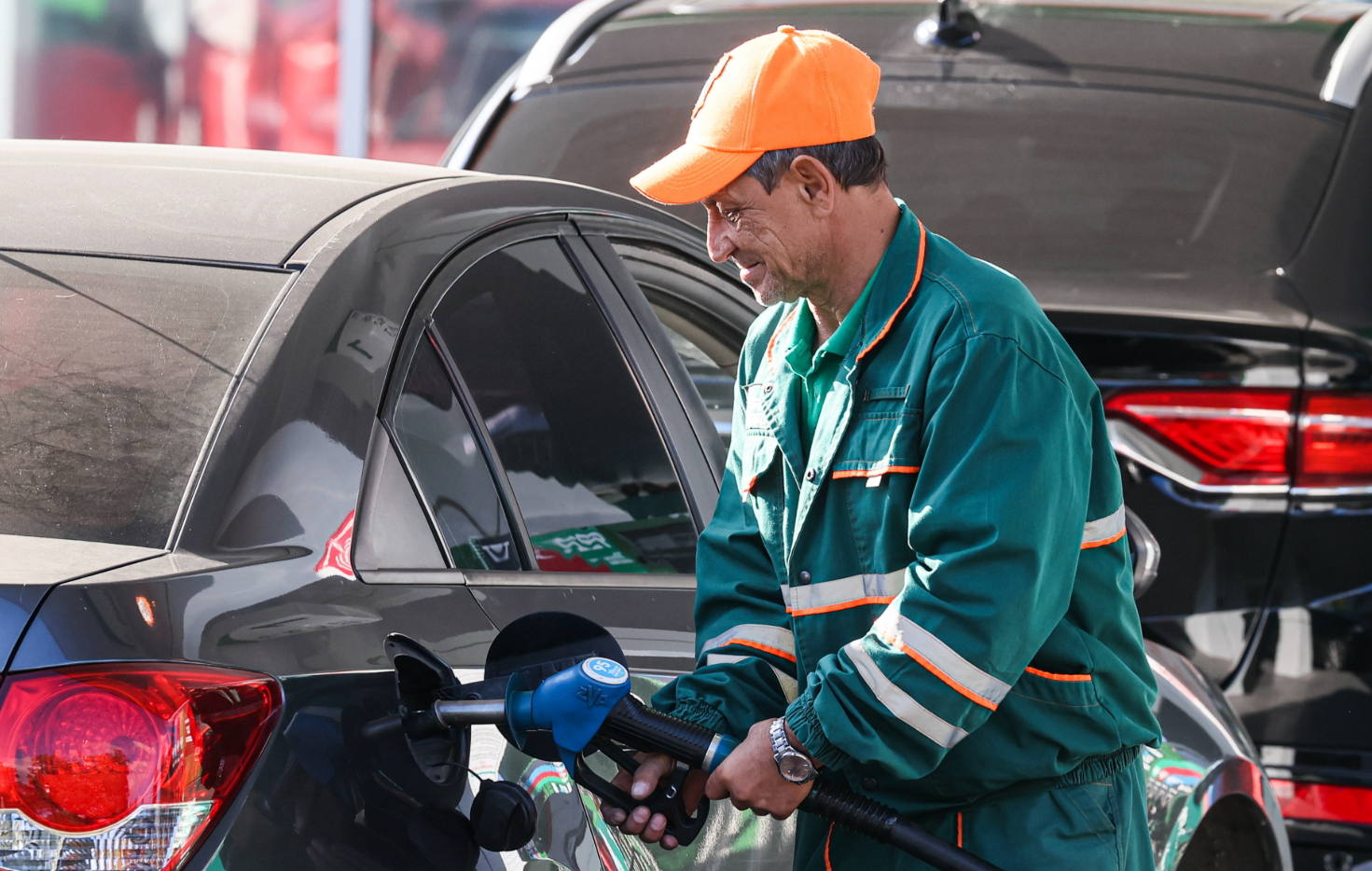 "Известия": ФАС предложили ввести потолок цен на топливо на АЗС