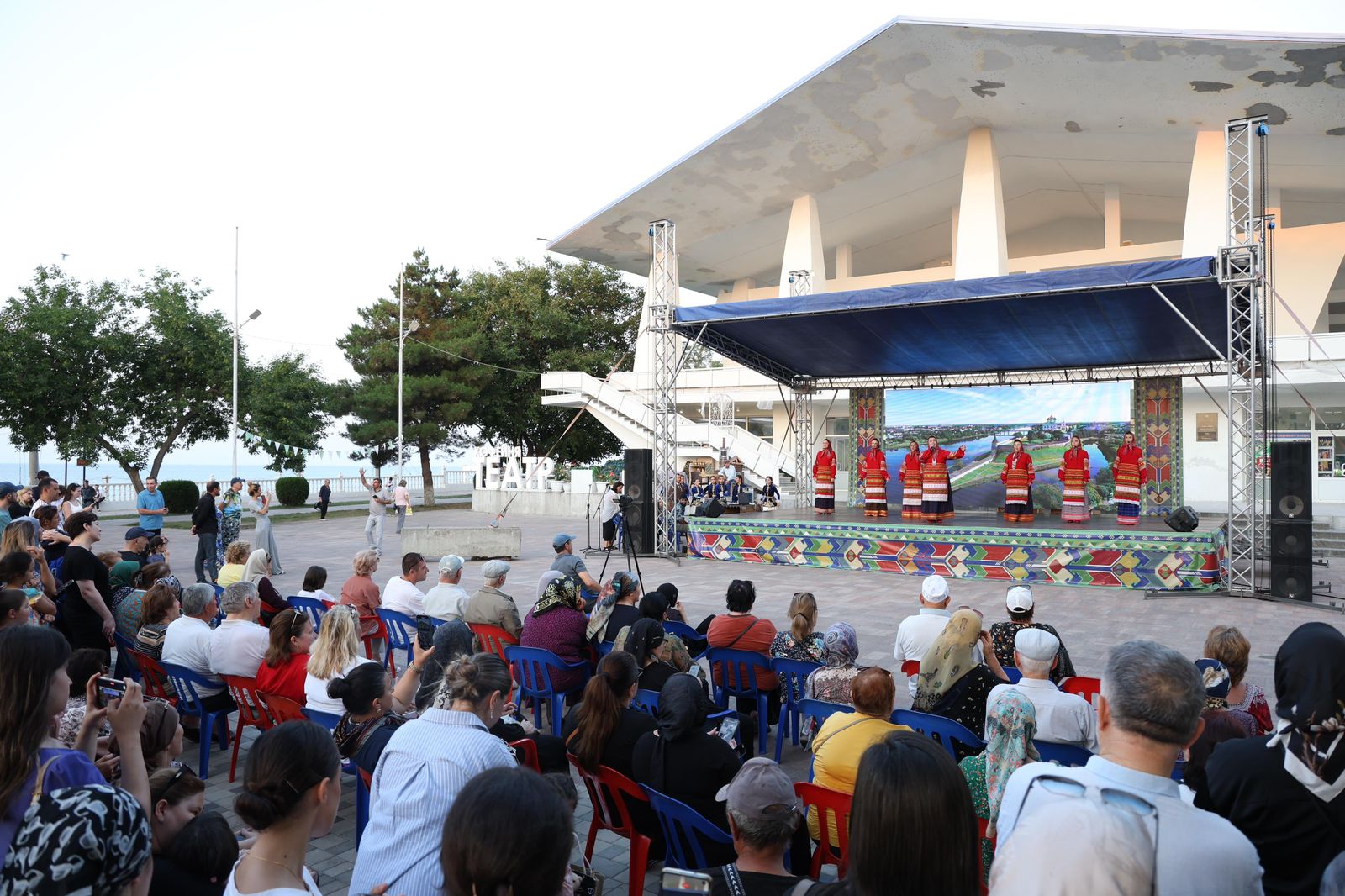 Фестиваль «Мы вместе, Россия» завершился в Махачкале концертом для семей защитников Отечества