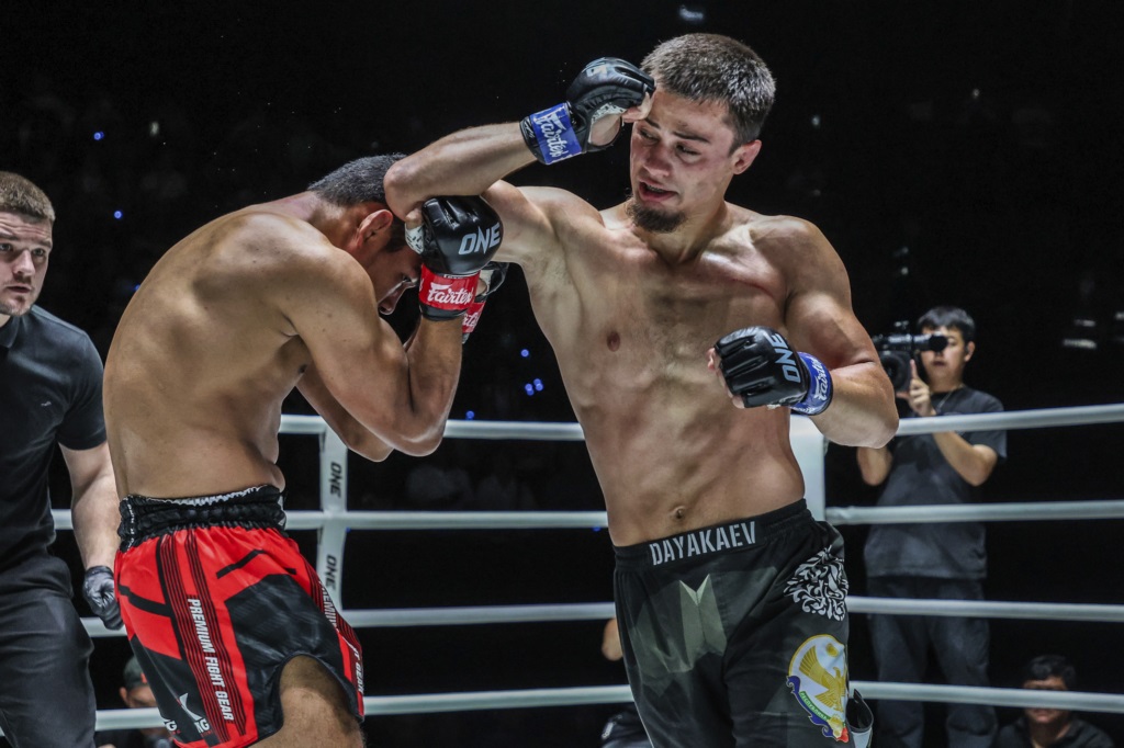 Дагестанские бойцы победили на турнире ONE Friday Fights 92