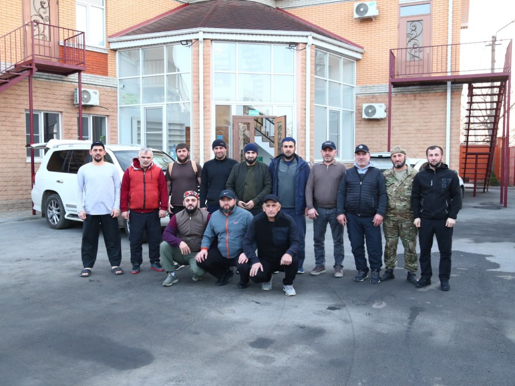 Жители Казбековского района отправили в зону СВО гумпомощь для военнослужащих