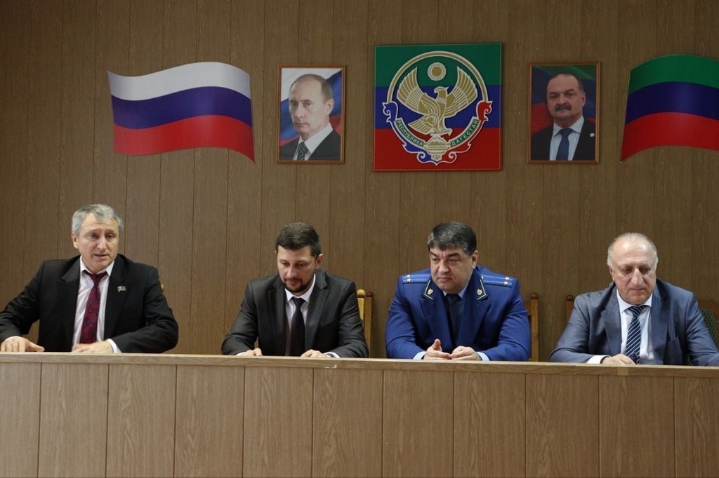 В Магарамкентском районе прошла первая сессия вновь избранного состава Собрания депутатов восьмого созыва