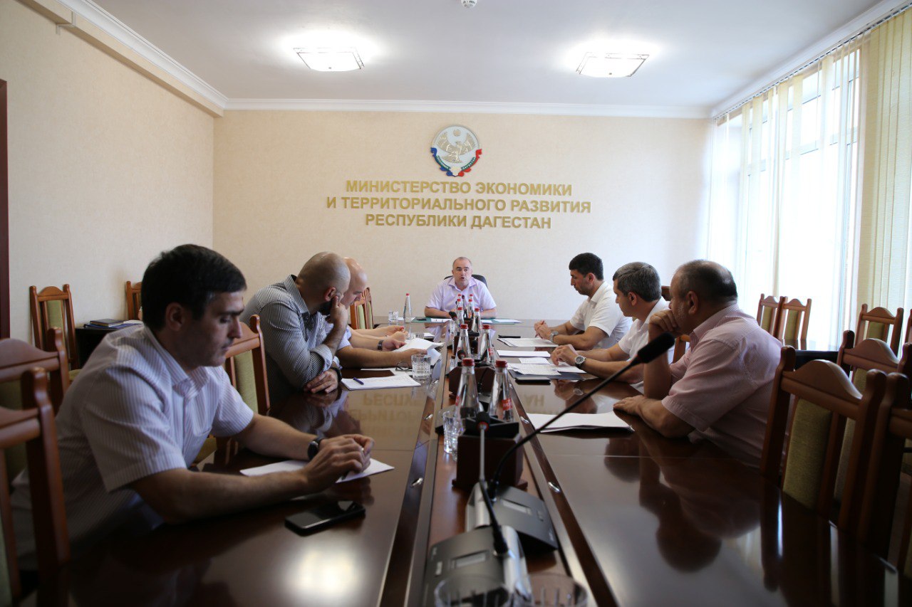 Дагестан планирует увеличить долю безналичных платежей в школах и на рынках