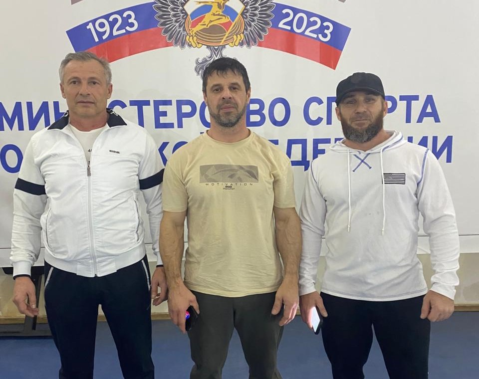 Дагестанские пауэрлифтеры победили на Чемпионате СКФО среди ветеранов