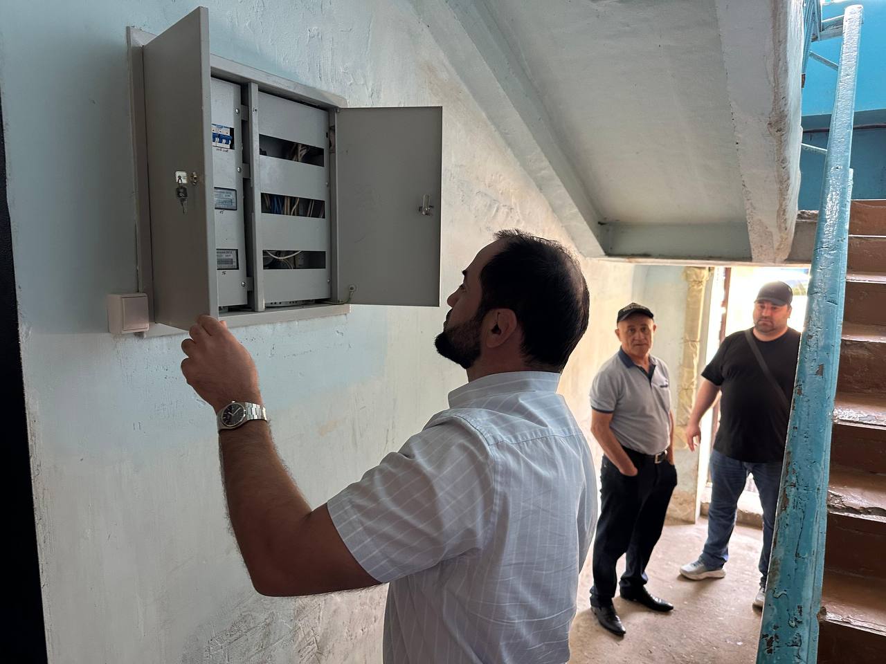 Кизляр досрочно принял четыре многоквартирных дома после капитального ремонта