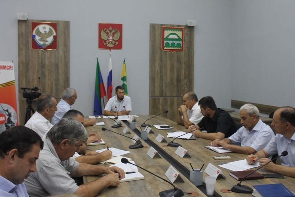 В Сулейман-Стальском районе обсудили ключевые инвестиционные проекты