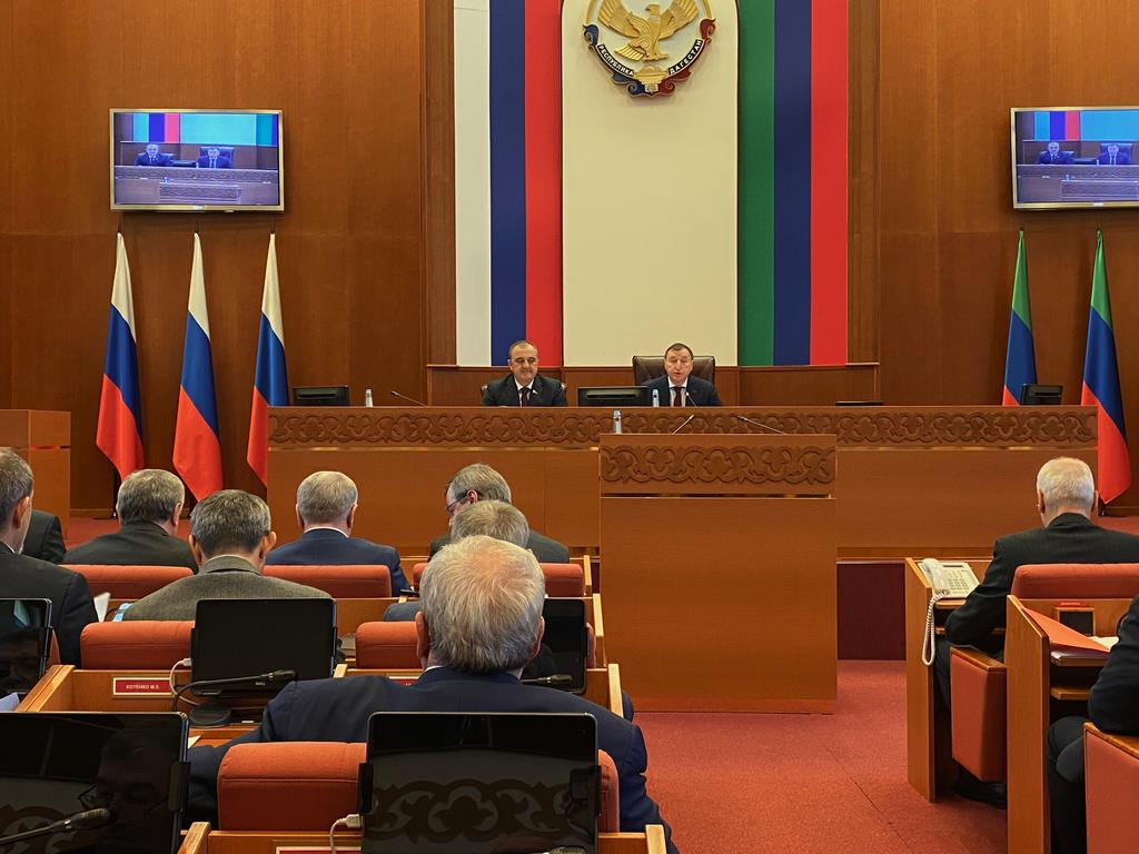 В парламенте Дагестана проходят публичные слушания по бюджету