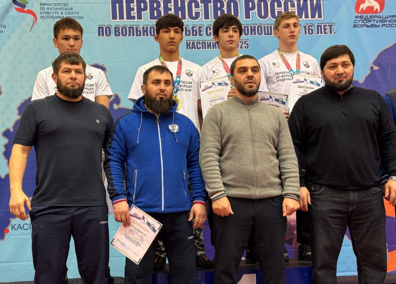 Дагестанские борцы выиграли 7 медалей на финише Первенства России