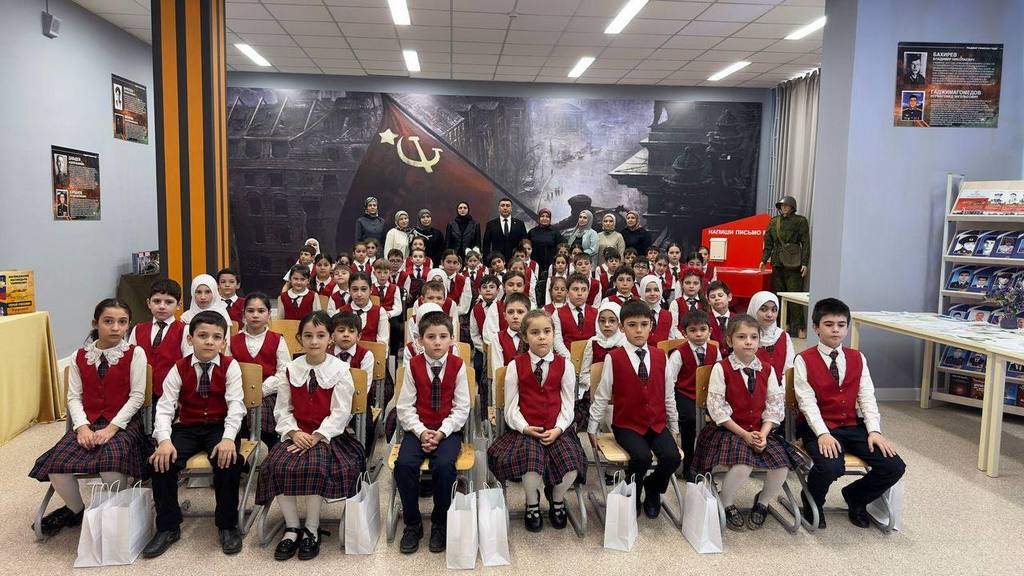 Госфонд «Защитники Отечества» организовал конкурс рисунков «Мама участника СВО моими глазами»