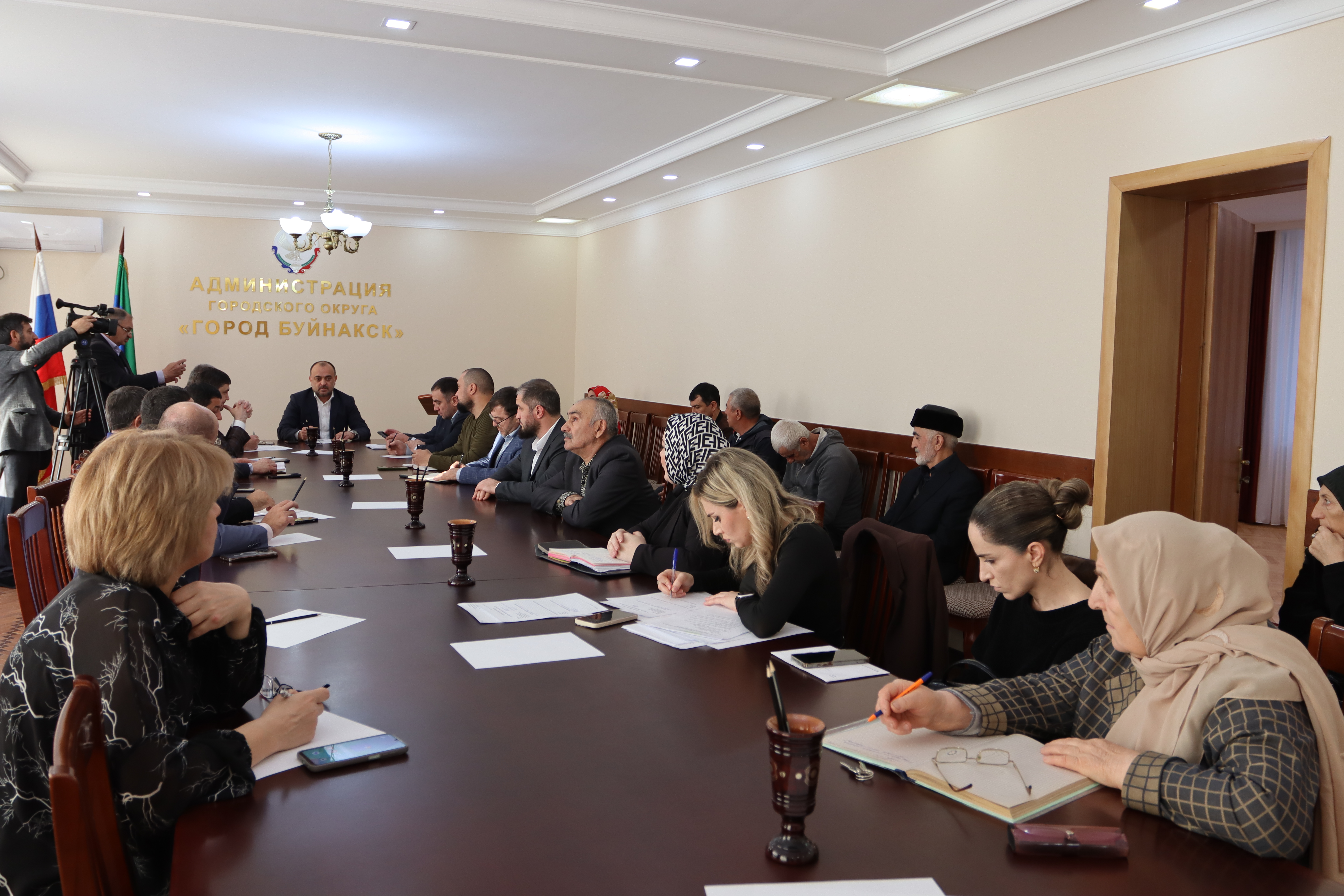 Заседание оперштаба по организации помощи участникам СВО и их семьям прошло в Буйнакске