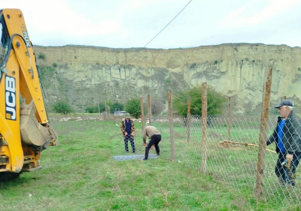 В Новолакском районе благоустроили зону вблизи главного источника питьевой воды