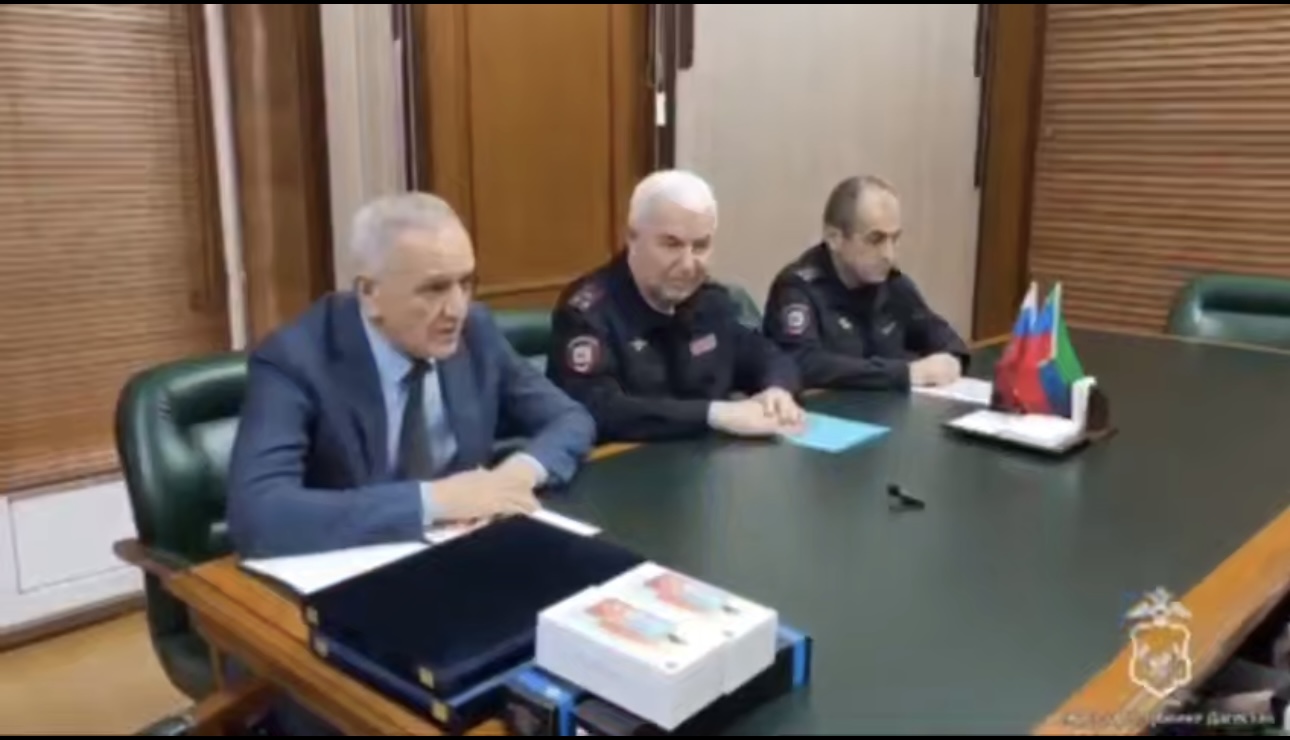 Глава МВД РД наградил 4 дагестанцев, которые предупредили о вражеских беспилотниках