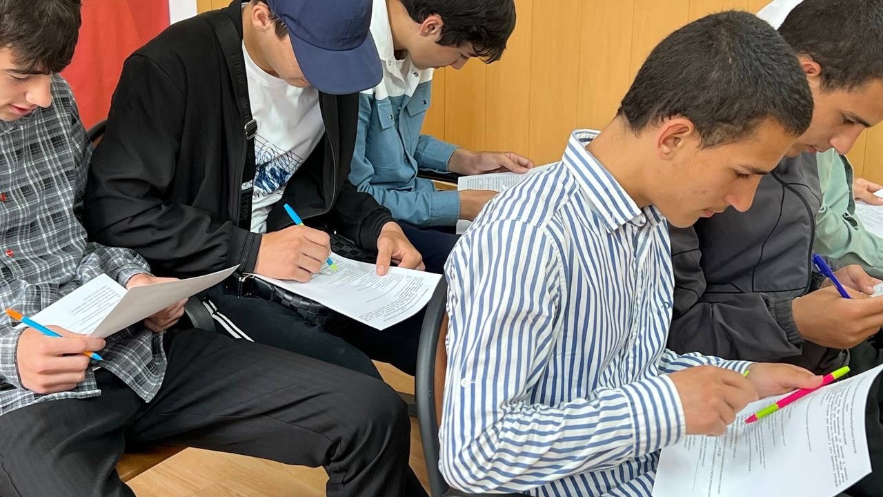 В Дагестане около 200 работодателей предложили подросткам работу на период летних каникул