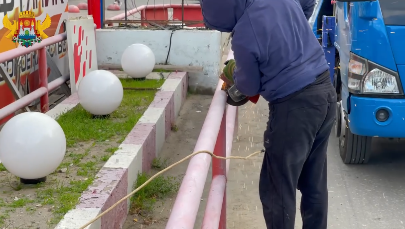 Более 40 информационных стел и незаконно размещенных конструкций демонтировано в Махачкале