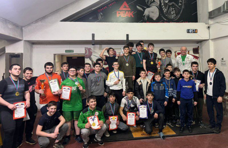 В Махачкале прошло Первенство Дагестана по тяжелой атлетике