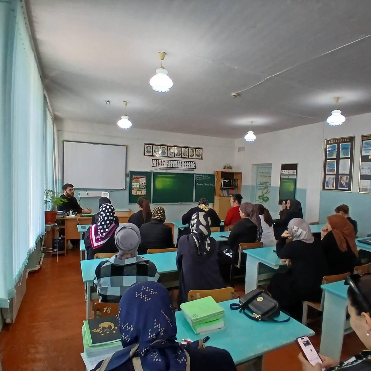 Медики Южно-Сухокумска провели беседу с родителями о важности вакцинации против полиомиелита