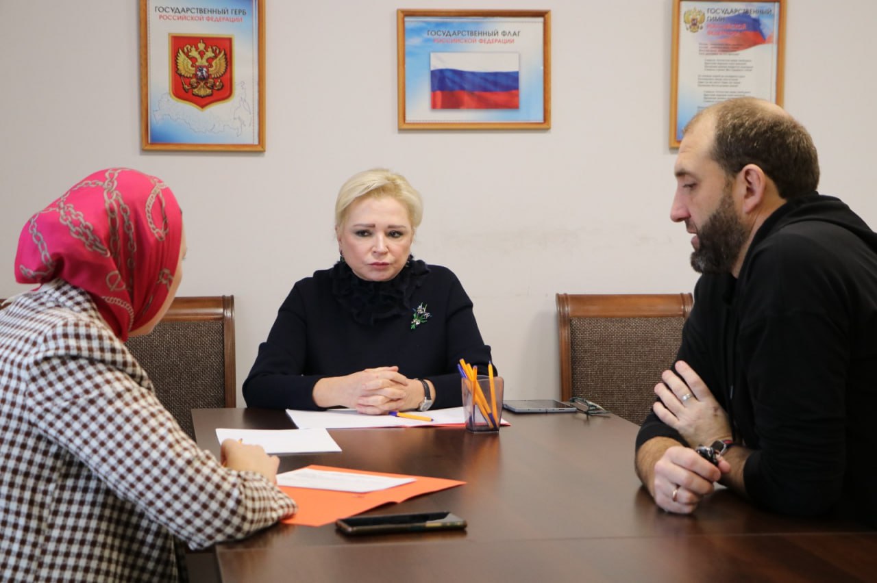 Председатели комитетов парламента Дагестана провели приемы граждан