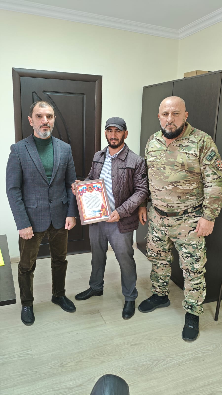 Работник РЭС Курахского района удостоен благодарности за помощь военнослужащим в зоне СВО