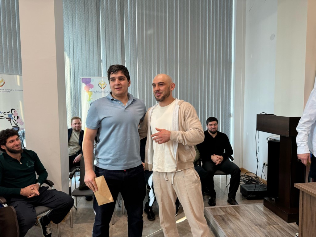 Чемпионов России по муай-тай чествовали в Минспорте Дагестана