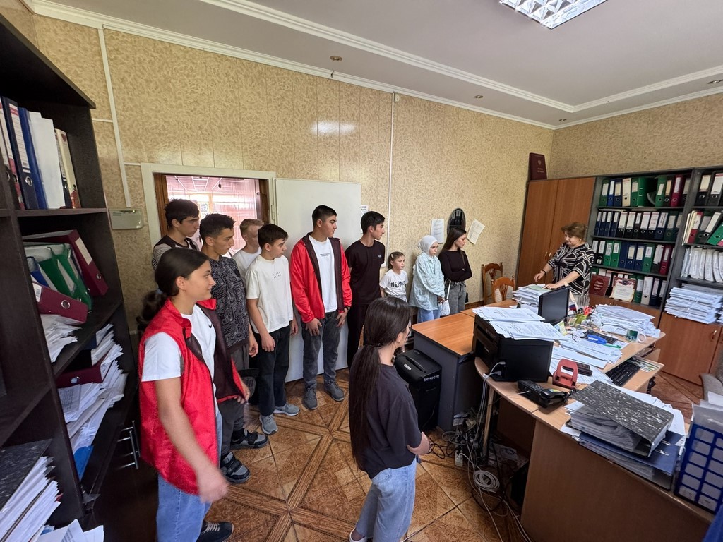 Активисты Движения Первых встретились с главой Тарумовского района