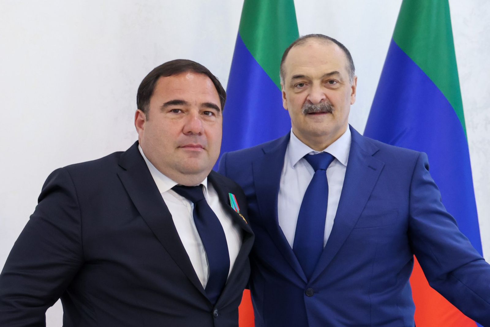 Сергей Меликов наградил главу Хасавюртовского района медалью за вклад в социально-экономическое развитие региона