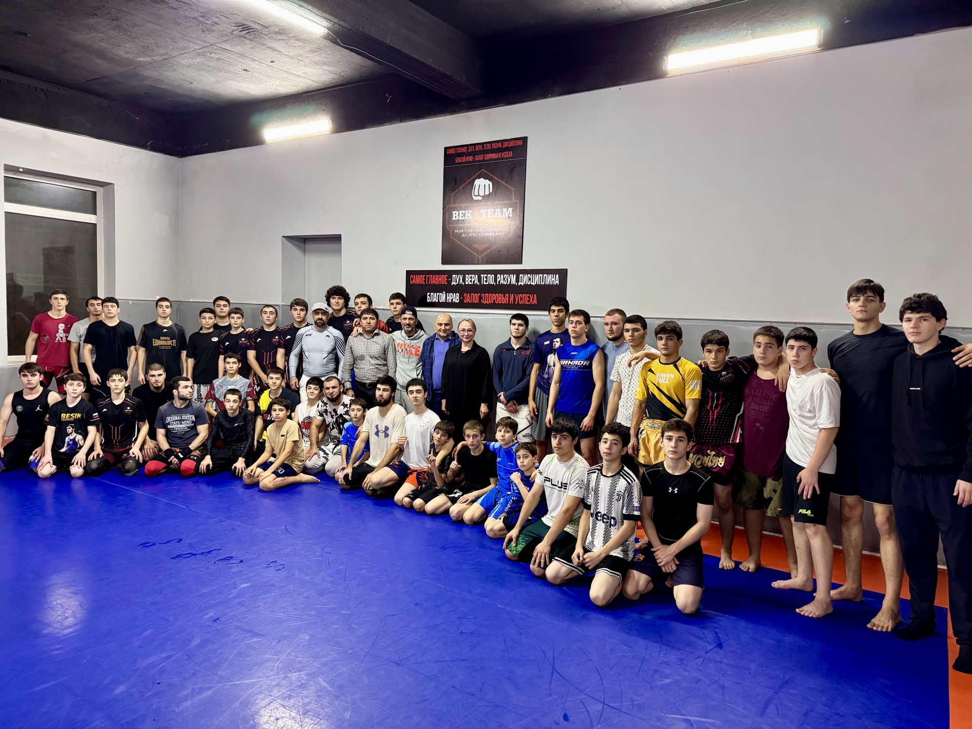 Депутаты-единороссы посетили спортивный клуб «Bek team» в Махачкале