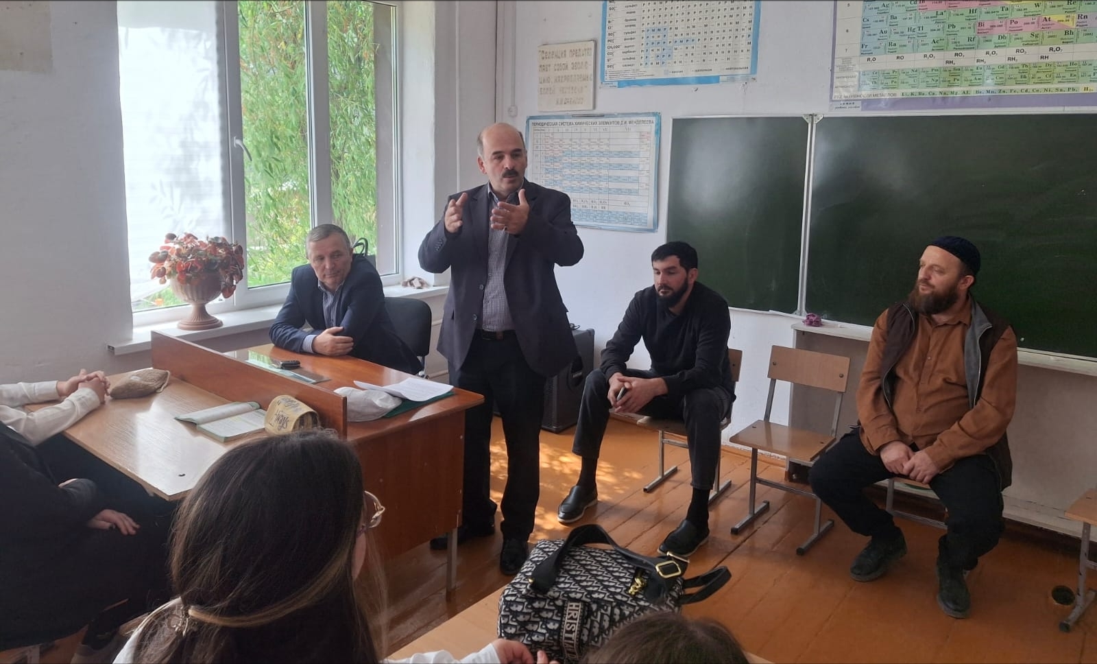 В Рутульском районе прошла встреча по профилактике терроризма и экстремизма в молодежной среде