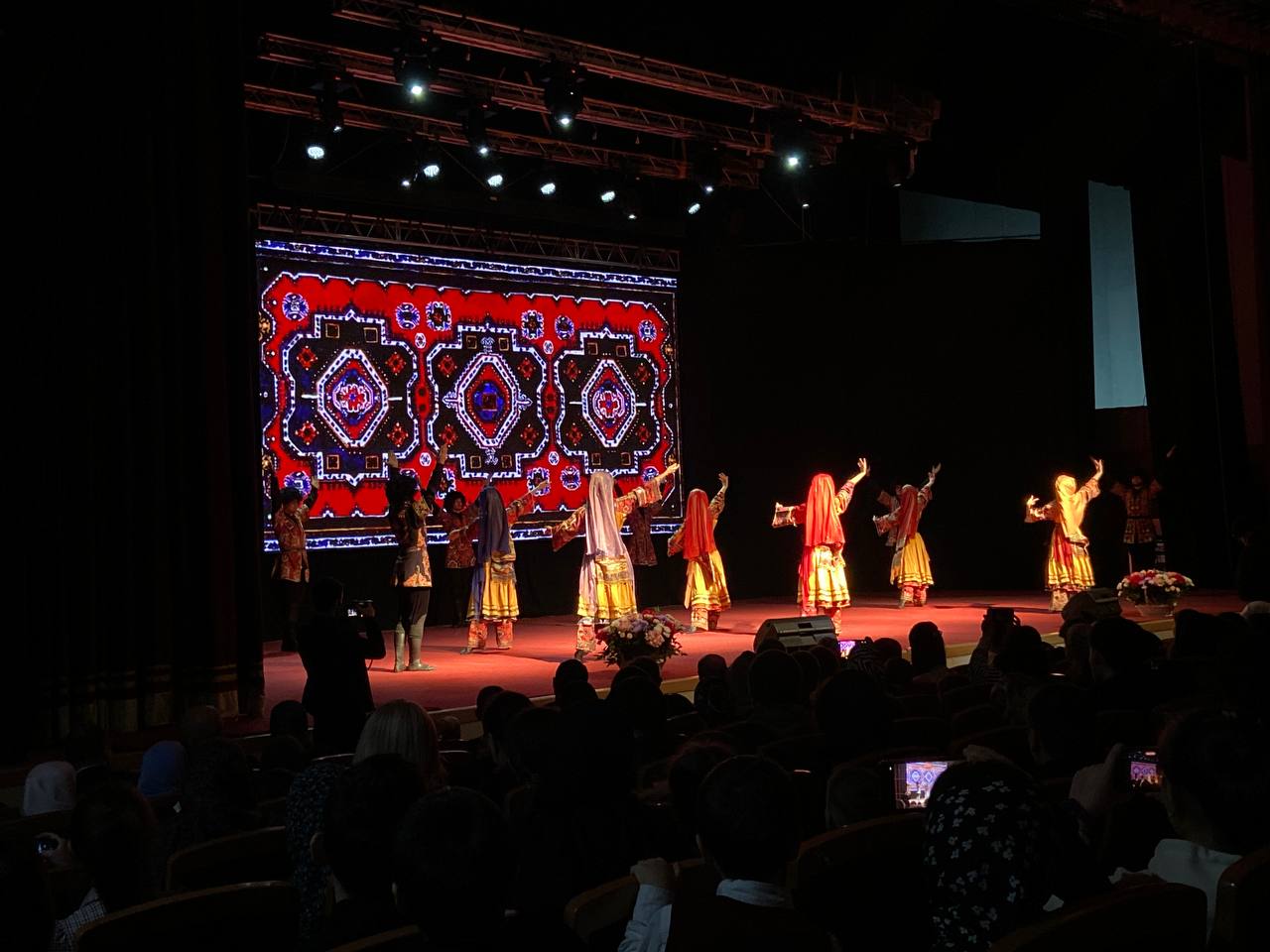 Торжественная церемония завершения Года семьи прошла в Махачкале