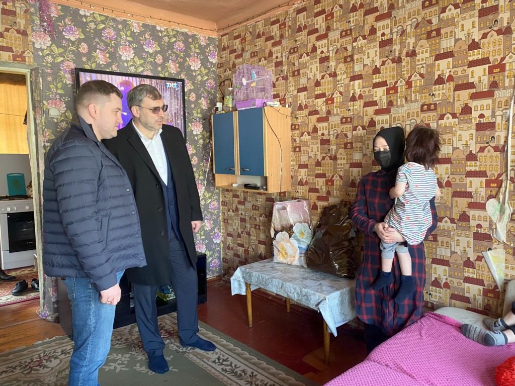 Депутат Госдумы РФ Артём Бичаев оказал помощь подопечным благотворительного фонда «Инсан»