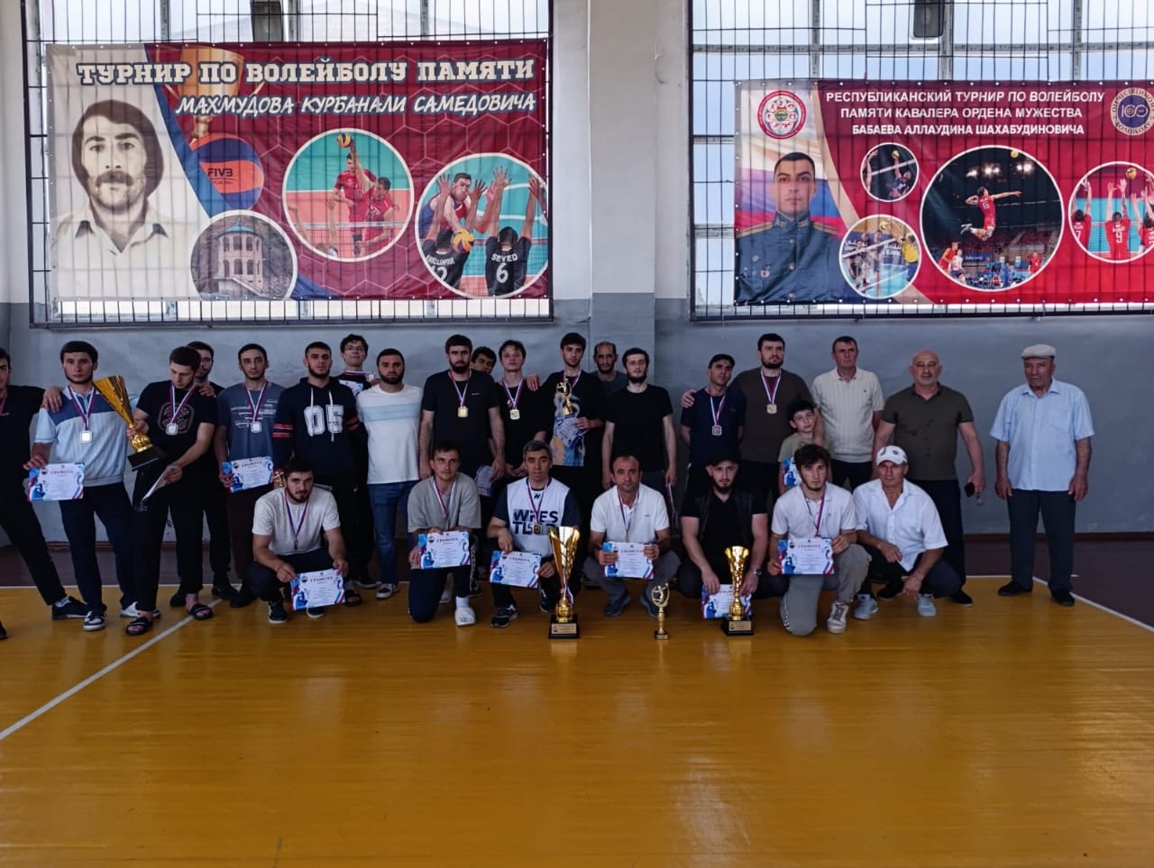 В Сулейман-Стальском районе прошел XX Юбилейный турнир по волейболу памяти Героя России Радима Халикова