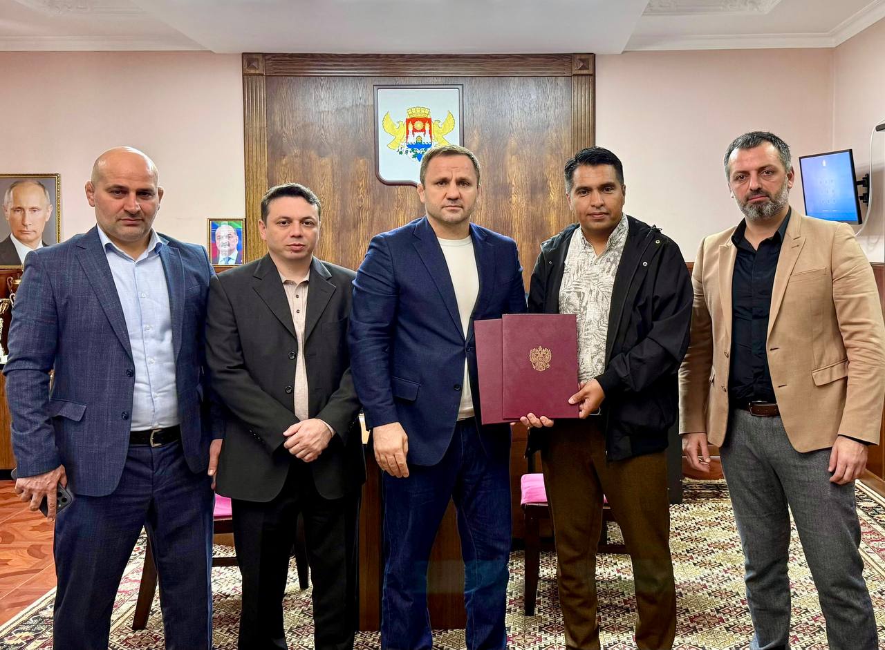 Власти Махачкалы налаживают связи с иранским Голидагом