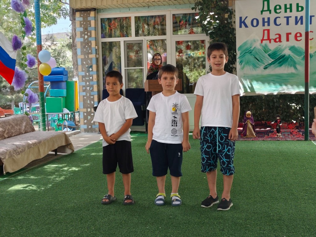 Единороссы Дагестана приняли участие в мероприятиях ко Дню Конституции РД