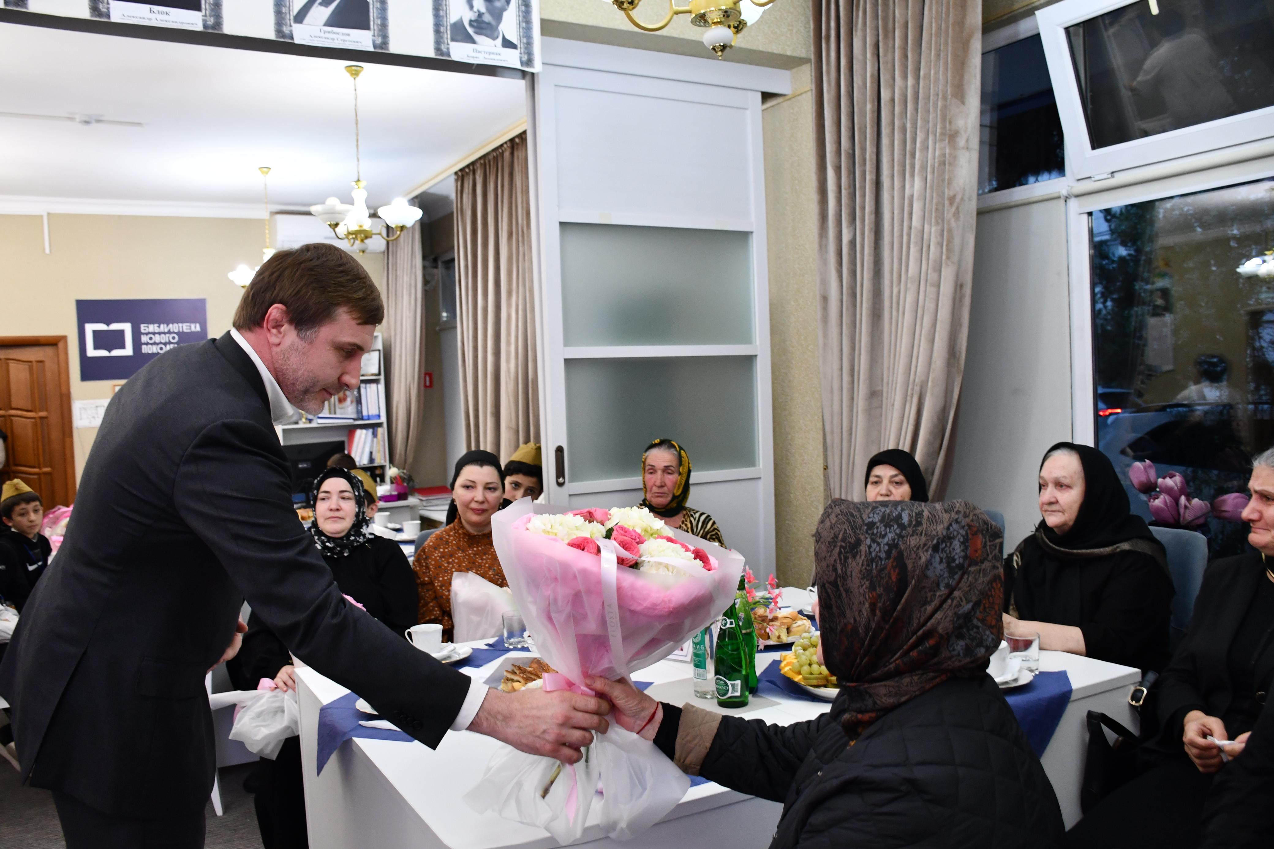 В Каспийске прошло заседание Клуба молодого патриота «Отечество»