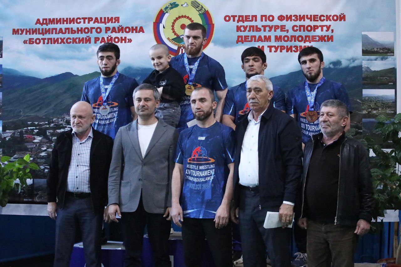 Определены лучшие борцы турнира на призы Юсупа Абдусаламова