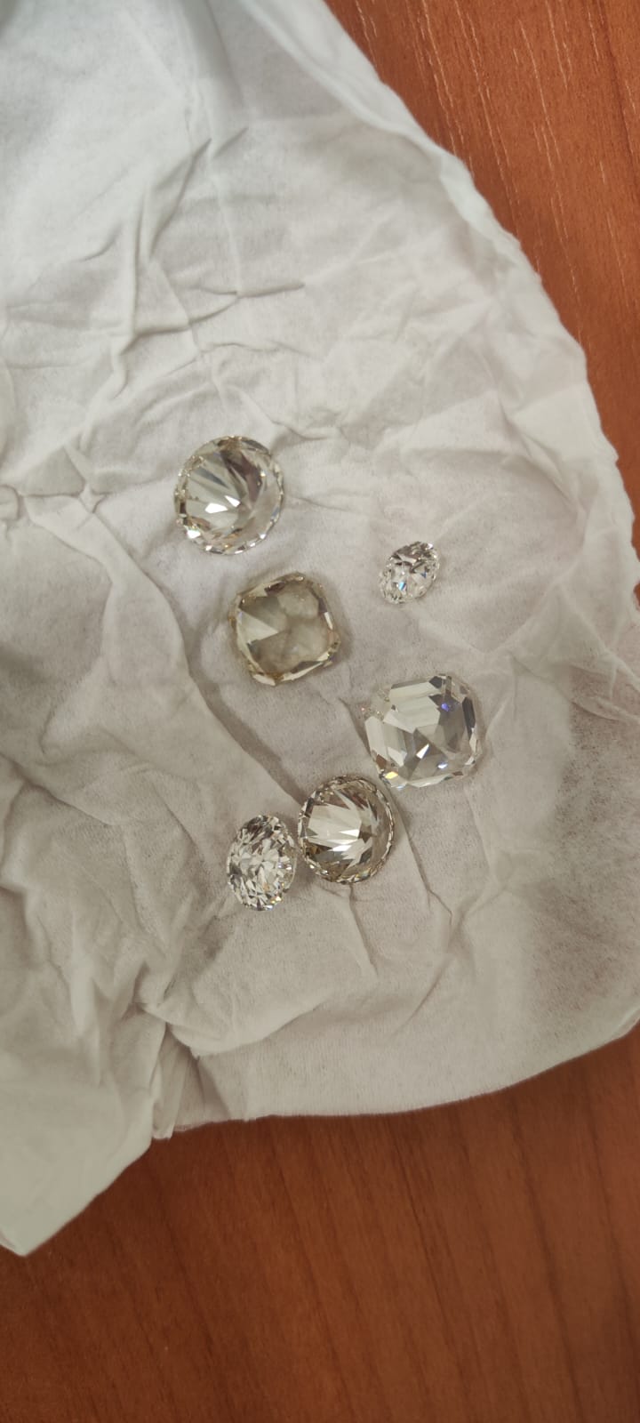 В Дагестане пресечена контрабанда бриллиантов на 41 млн рублей из ОАЭ