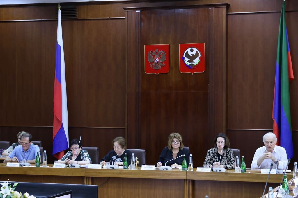 Круглый стол «Культура и искусство как средство патриотического воспитания» прошел в Махачкале