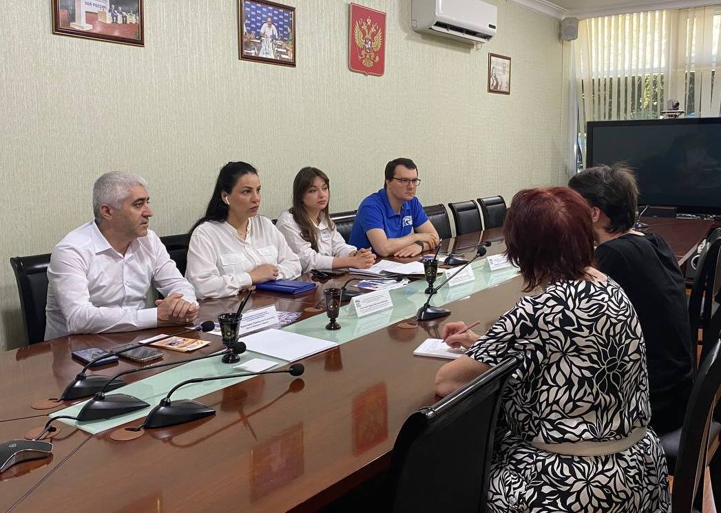 Тематический прием граждан к Дню молодежи прошел в Махачкале