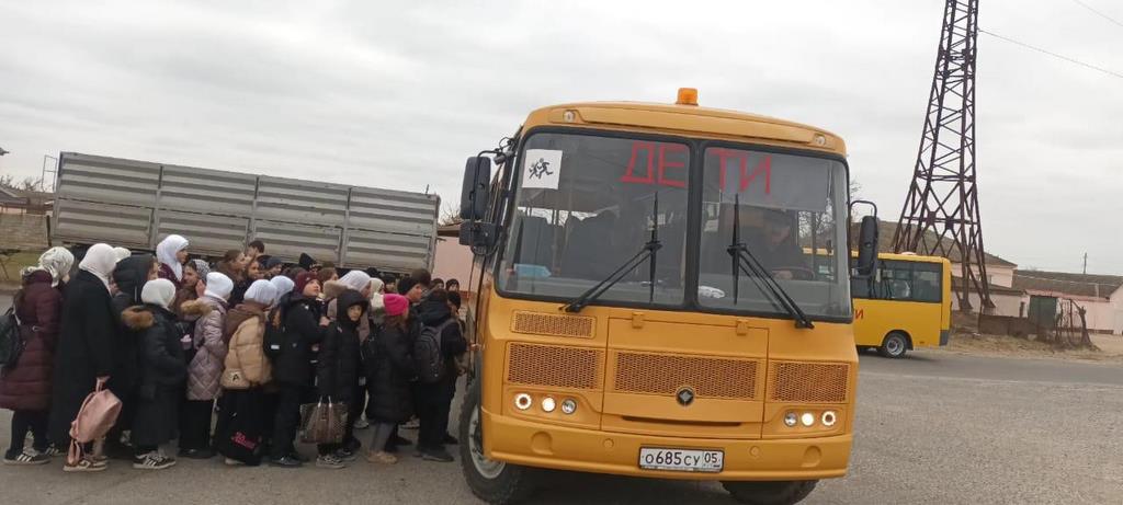 Школьников поселка Тюбе будет развозить дополнительный автобус