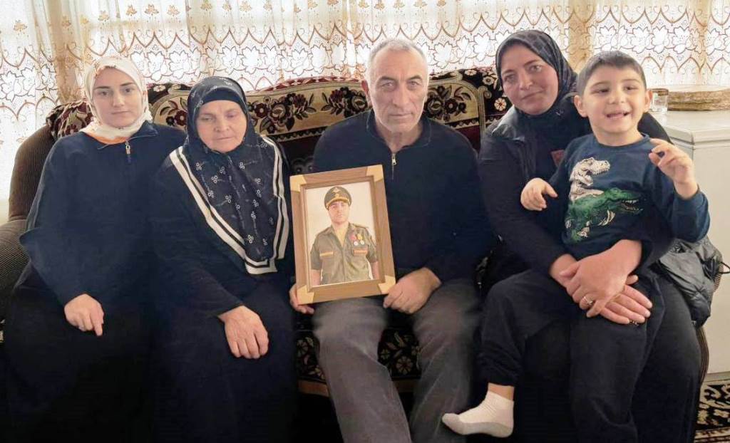 Работники ЦСО Гунибского района поздравили семьи участников СВО с Днем Героев Отечества