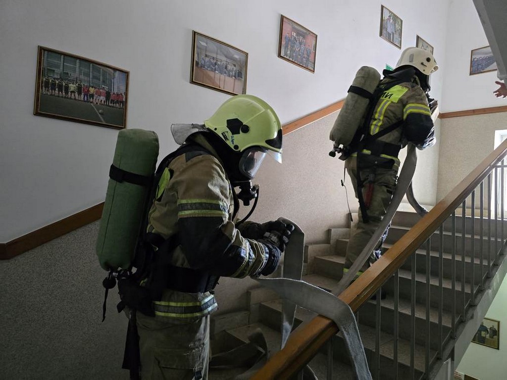 Совместное пожарно-тактическое занятие Росгвардии и МЧС прошло в Дагестане