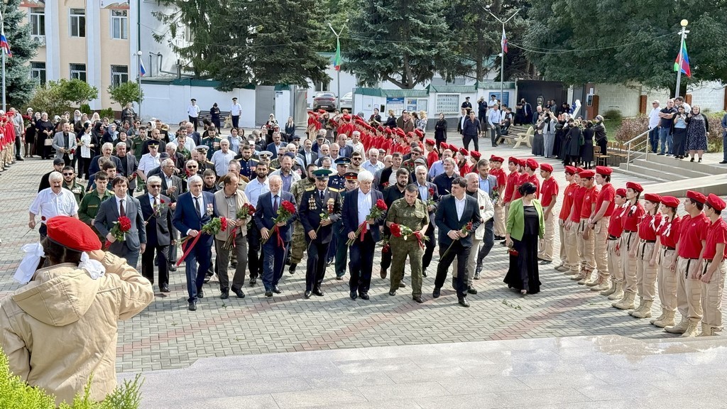 В Новолакском районе отметили 26-ую годовщину разгрома бандформирований