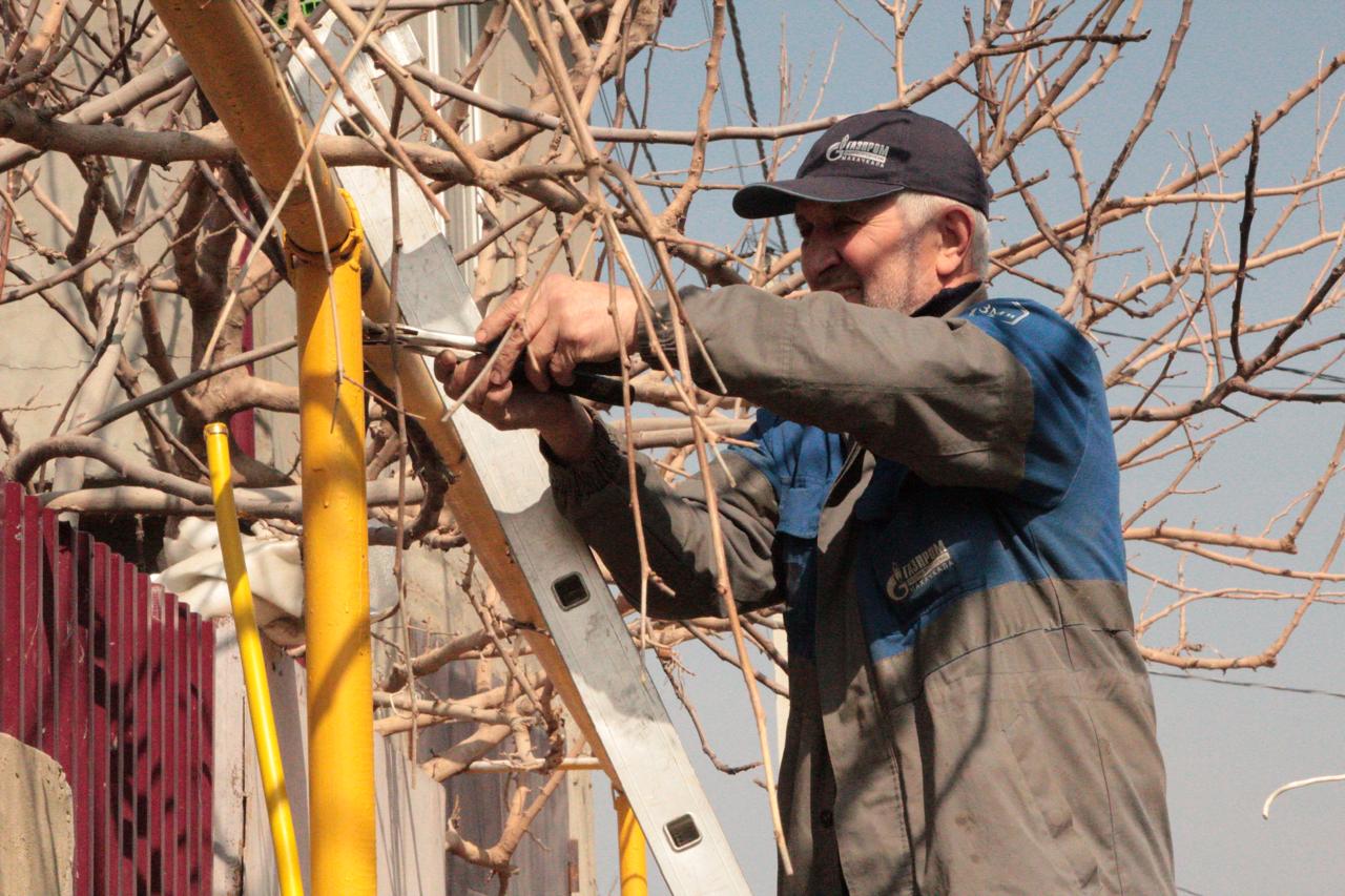 В пригороде Махачкалы выявили частные дома, подключенные к газопроводам через водяные шланги