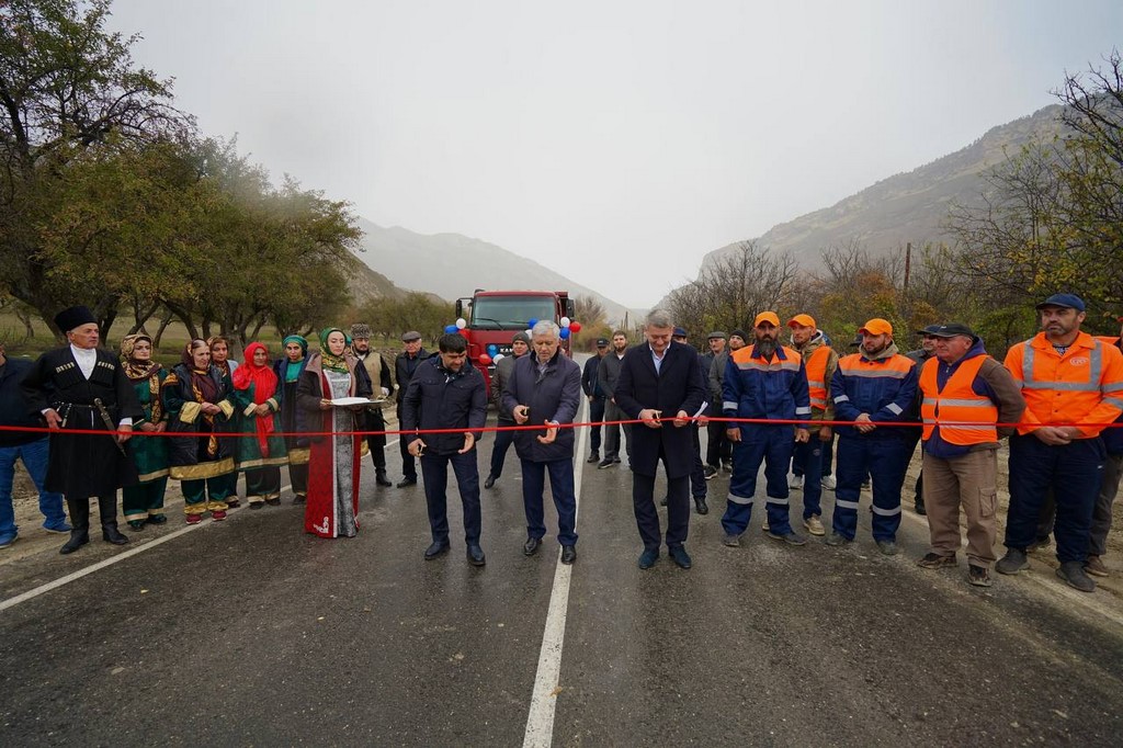 В Лакском районе Дагестана обновили ключевую дорогу в рамках нацпроекта