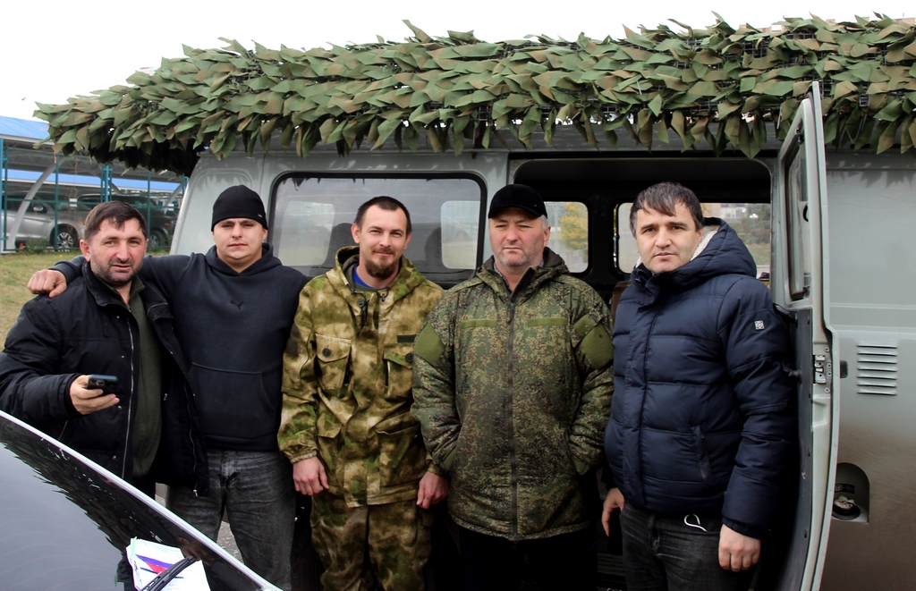 Дагестанский поэт и прозаик Гамзат Изудинов с гуманитарным грузом посетил зону СВО