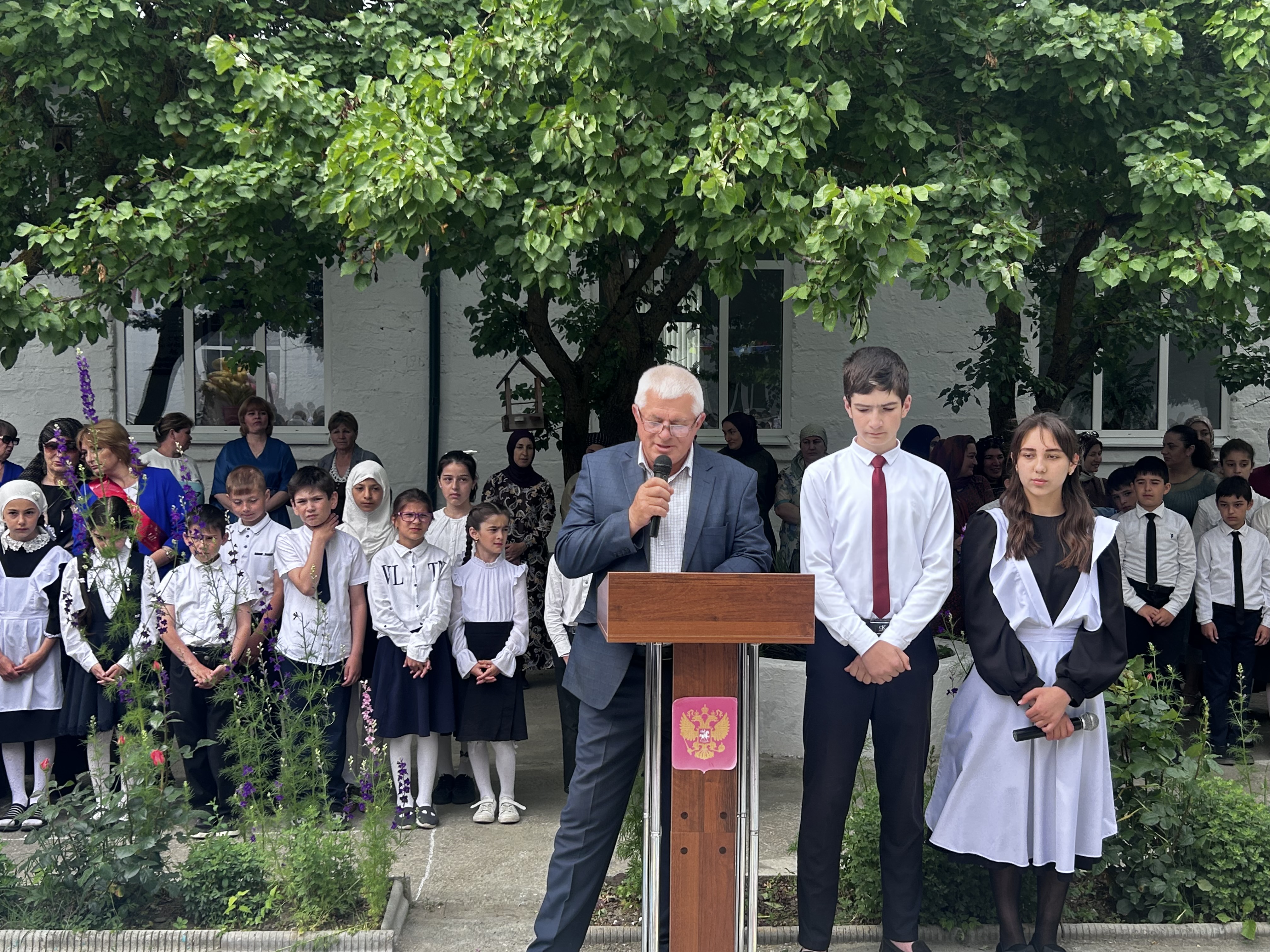 В 18 школах Тарумовского района прозвенели последние звонки